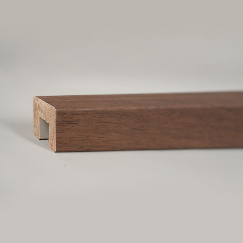 Massiivipuiset portaiden kaiteet (PVC-kääritty) - Tumma pähkinäväri 1 1/6' x 1 1/6'