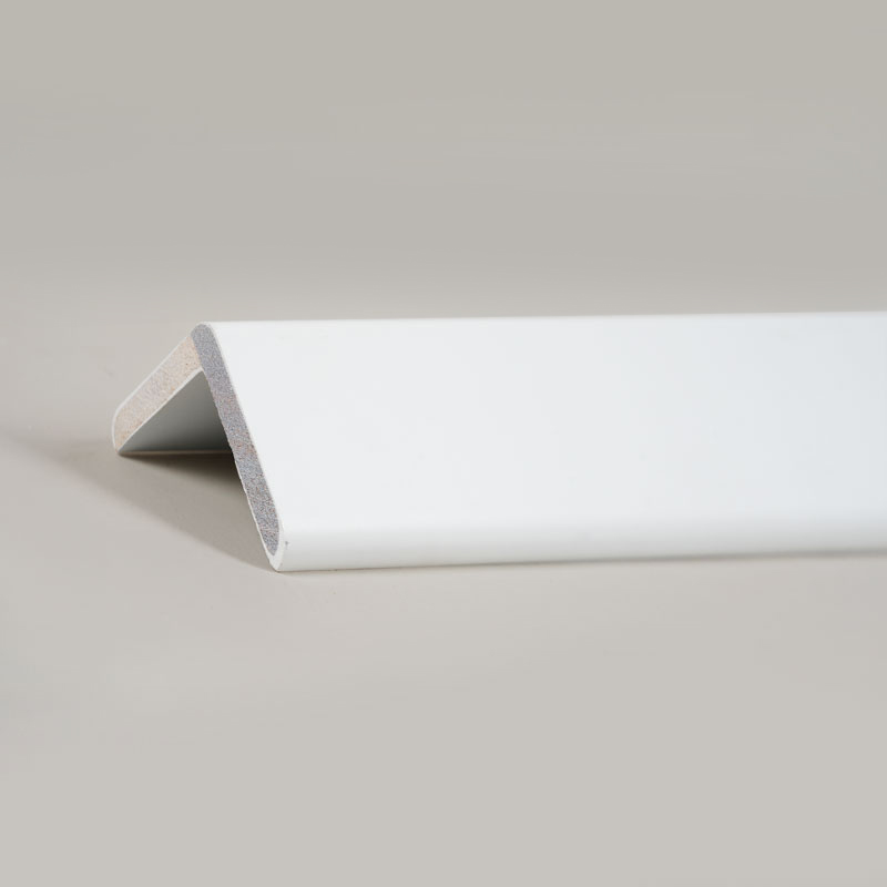 Massiivipuinen suorakulmainen (90°) siirtymänauha (täytepohjamaalattu + maali) - valkoinen 1 1/2' x 1 1/2'