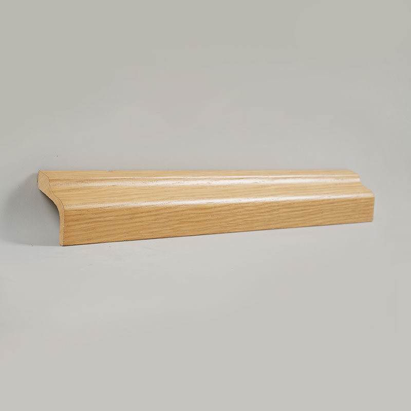 Mäntyjalkalista (kääritty valkoisella tammiviilulla + maalilla) - tammen väri 1 1/2'x2 1/6'