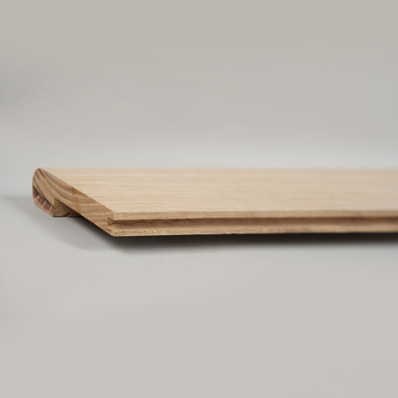 Valkoinen tammikokonaiset hirsiportaat (maalaamaton) – luonnonvärinen tammi –1/2'x2 15/16'