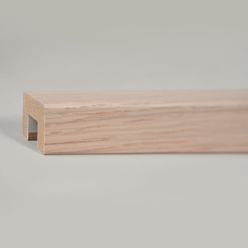 Massiivipuiset portaiden kaiteet (PVC-kääritty)-tammiväri 1 1/6' x 1 1/6'